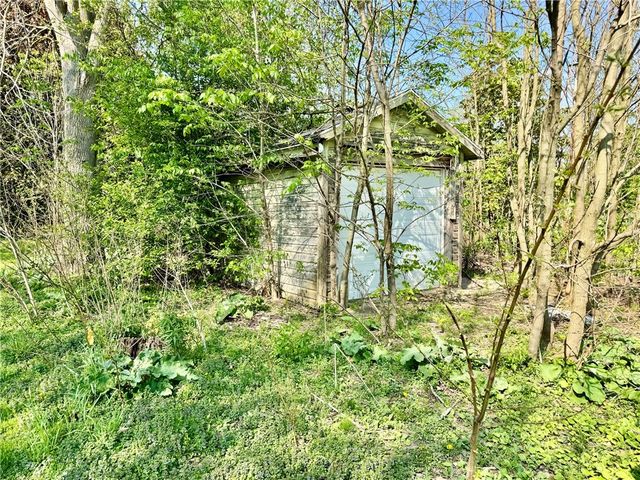 10 Montezuma Street, Lyons, NY 14489