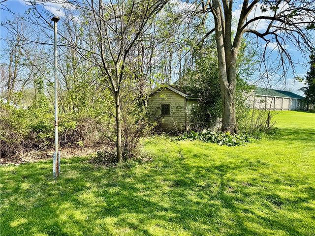 10 Montezuma Street, Lyons, NY 14489