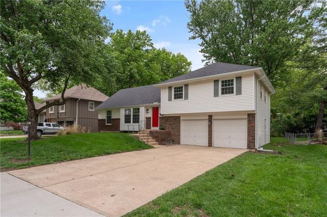 8306 W 97th Terrace, Overland Park, KS 66212
