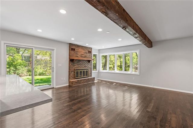 8306 W 97th Terrace, Overland Park, KS 66212