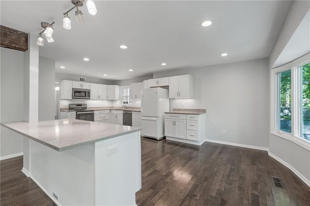 8306 W 97th Terrace, Overland Park, KS 66212