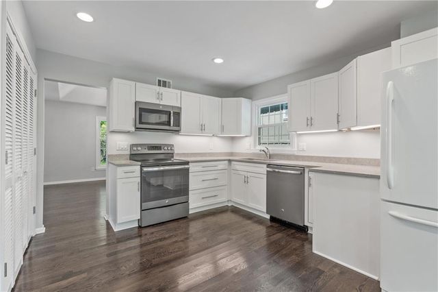 8306 W 97th Terrace, Overland Park, KS 66212