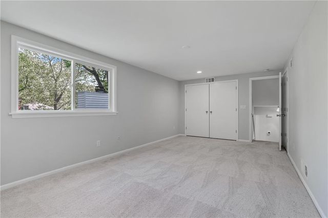8306 W 97th Terrace, Overland Park, KS 66212