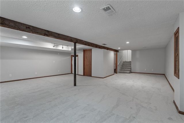 8306 W 97th Terrace, Overland Park, KS 66212