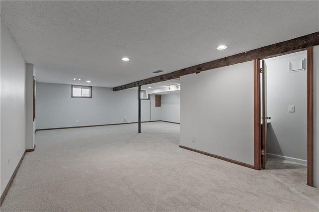 8306 W 97th Terrace, Overland Park, KS 66212