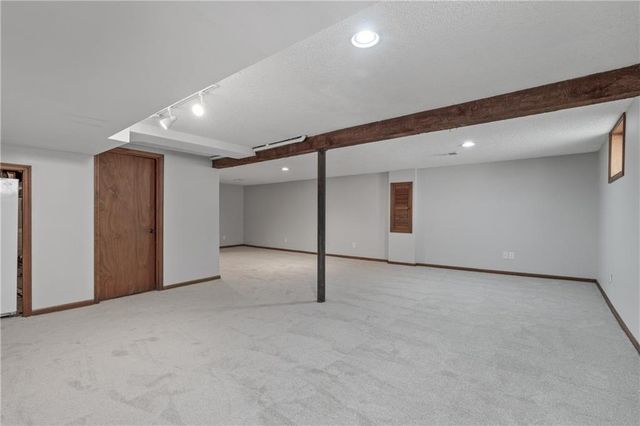 8306 W 97th Terrace, Overland Park, KS 66212