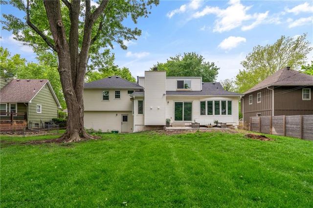 8306 W 97th Terrace, Overland Park, KS 66212