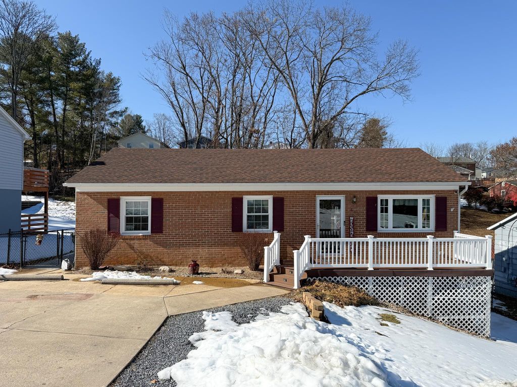 610 A ST, Staunton, VA 24401