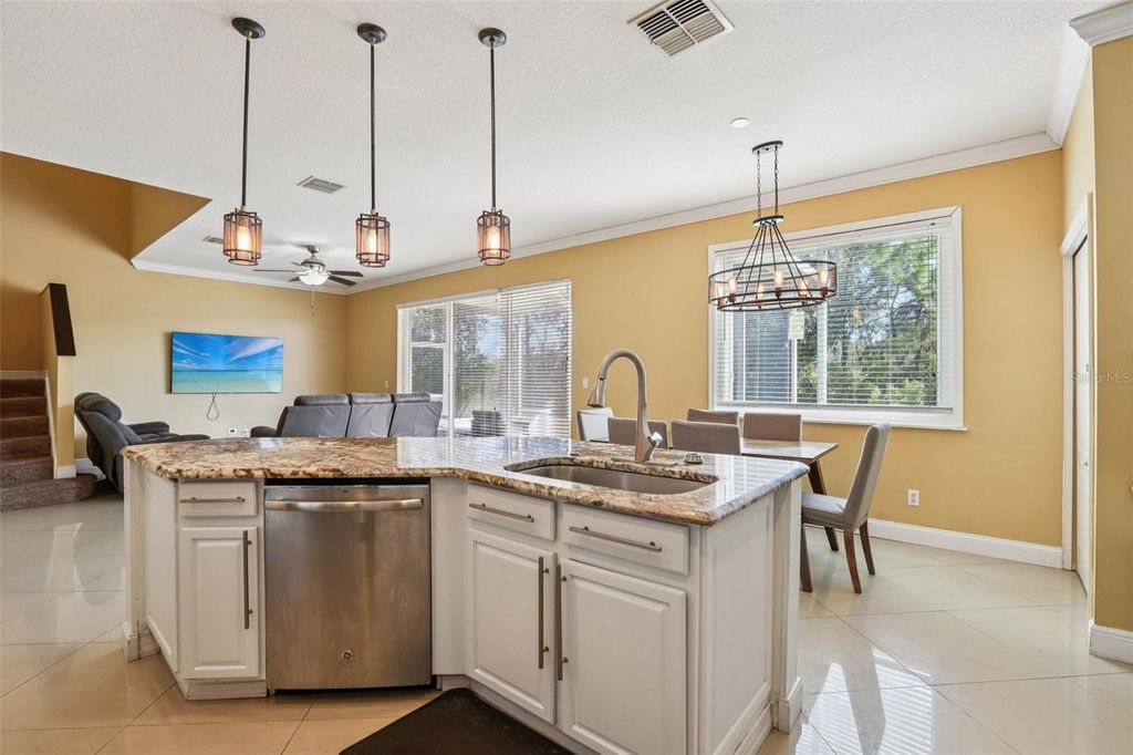 Image 11 of property listing at 20613 WHITEWOOD WAY, Tampa, FL 33647