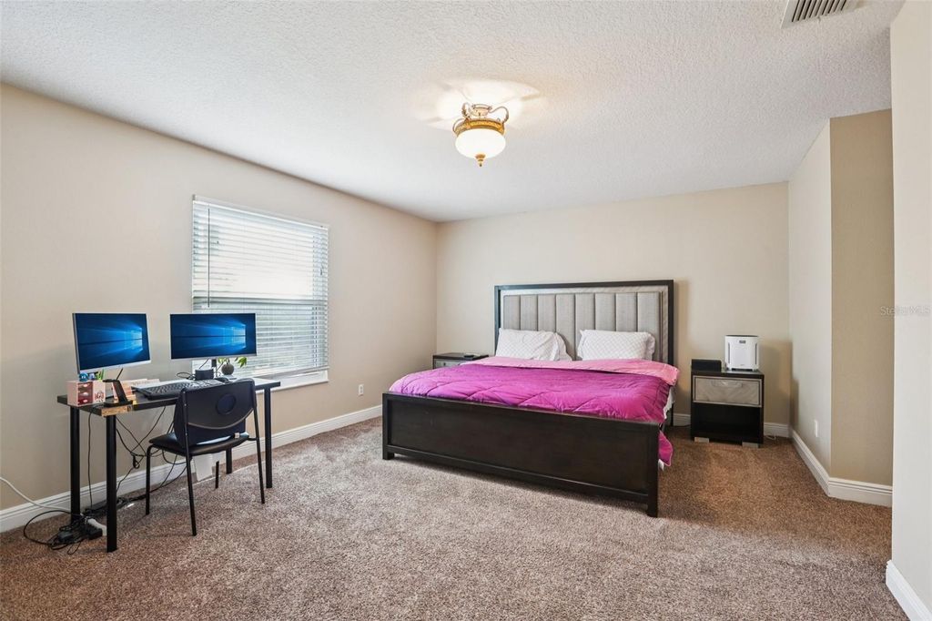 Image 19 of property listing at 20613 WHITEWOOD WAY, Tampa, FL 33647