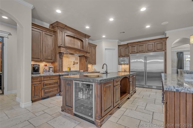 10617 S Winston Court, Tulsa, OK 74137