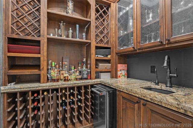 10617 S Winston Court, Tulsa, OK 74137