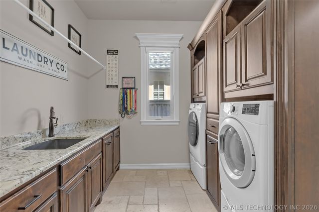 10617 S Winston Court, Tulsa, OK 74137