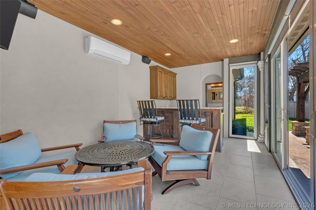 10617 S Winston Court, Tulsa, OK 74137