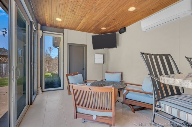 10617 S Winston Court, Tulsa, OK 74137