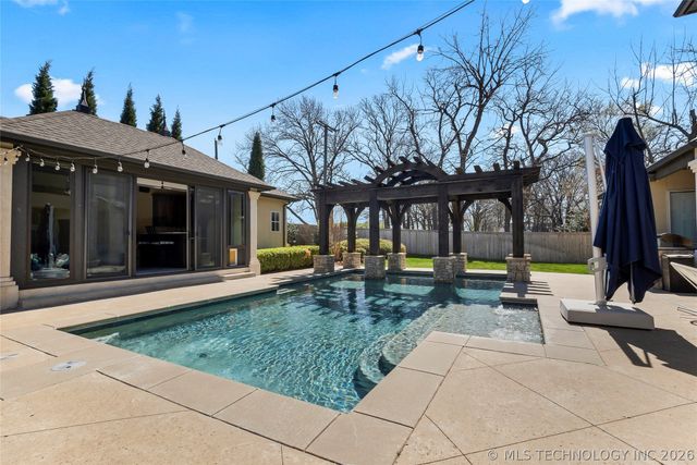 10617 S Winston Court, Tulsa, OK 74137