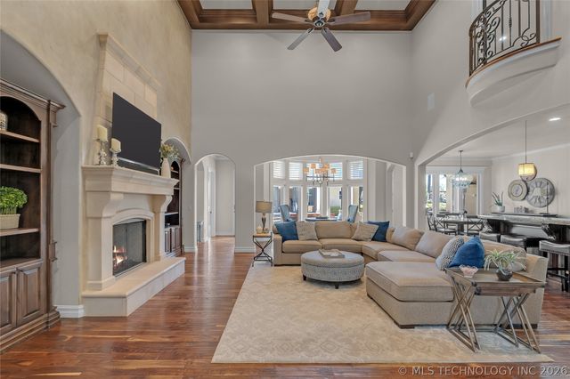 10617 S Winston Court, Tulsa, OK 74137