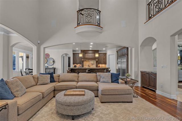 10617 S Winston Court, Tulsa, OK 74137