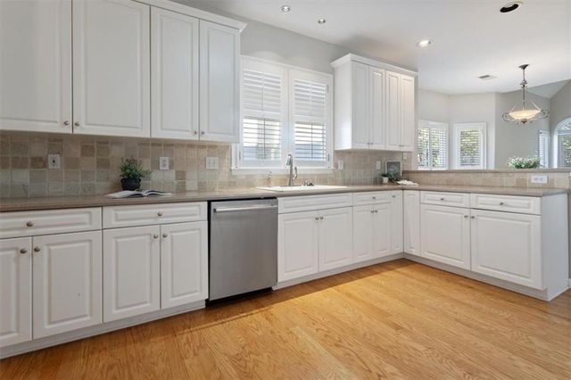 1262 Parkview NW Lane, Kennesaw, GA 30152