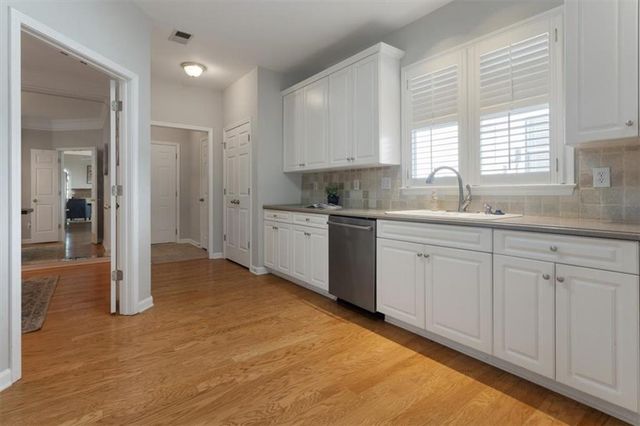 1262 Parkview NW Lane, Kennesaw, GA 30152