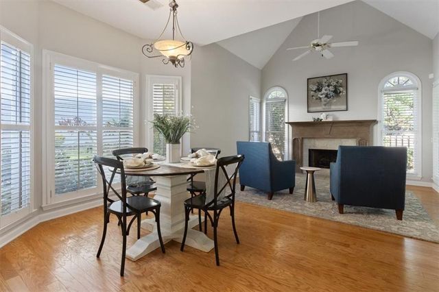 1262 Parkview NW Lane, Kennesaw, GA 30152