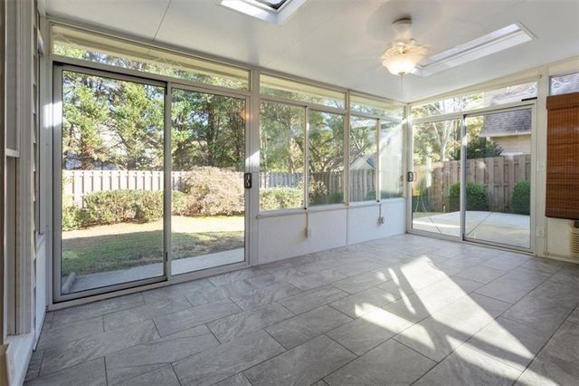 1262 Parkview NW Lane, Kennesaw, GA 30152