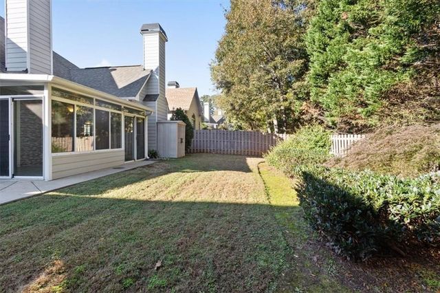 1262 Parkview NW Lane, Kennesaw, GA 30152