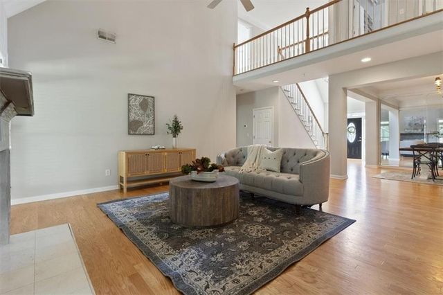 1262 Parkview NW Lane, Kennesaw, GA 30152