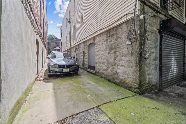1373 Plimpton Avenue, Bronx, NY 10452