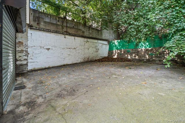 1373 Plimpton Avenue, Bronx, NY 10452