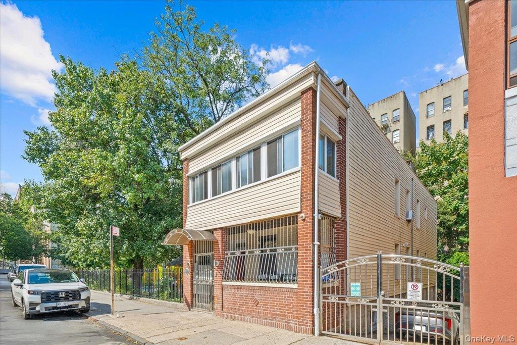 1373 Plimpton Avenue, Bronx, NY 10452 — photo 2