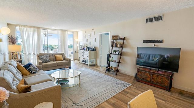 2900 N Course Dr 804, Pompano Beach, FL 33069