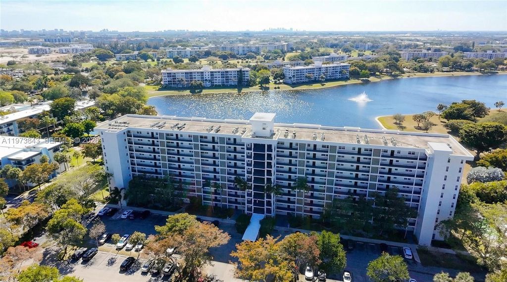 2900 N Course Dr 804, Pompano Beach, FL 33069