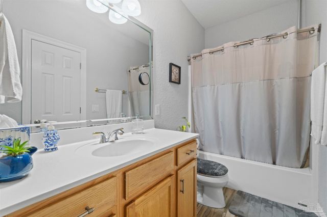 5984 Happy Hollow Dr, Milton, FL 32570