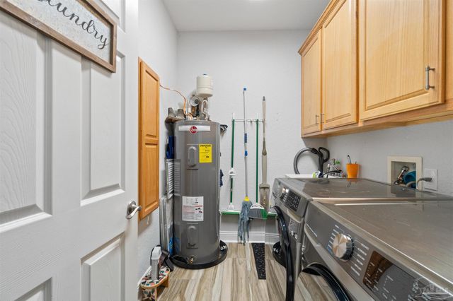 5984 Happy Hollow Dr, Milton, FL 32570