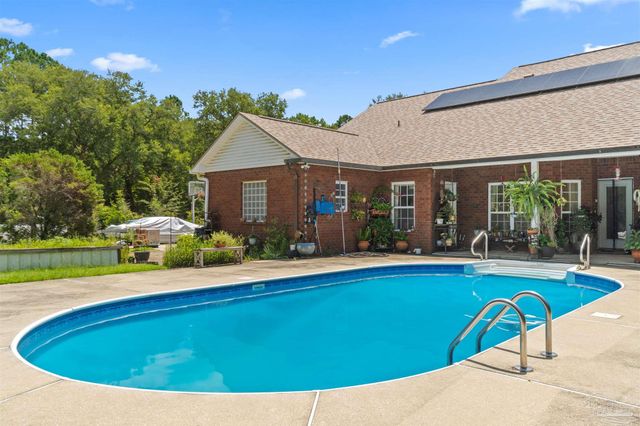 5984 Happy Hollow Dr, Milton, FL 32570