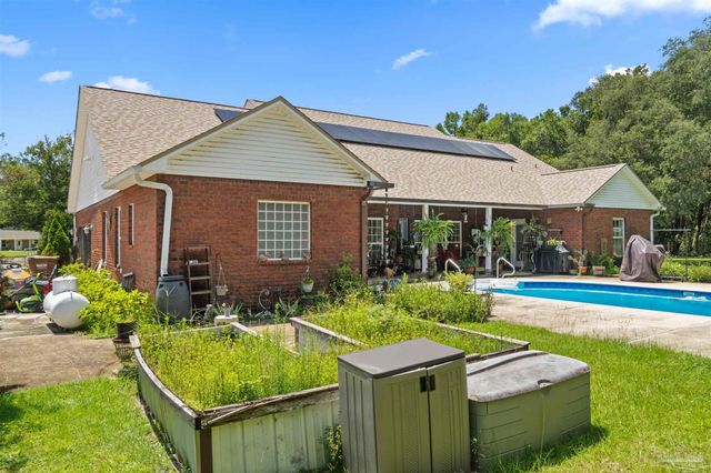 5984 Happy Hollow Dr, Milton, FL 32570