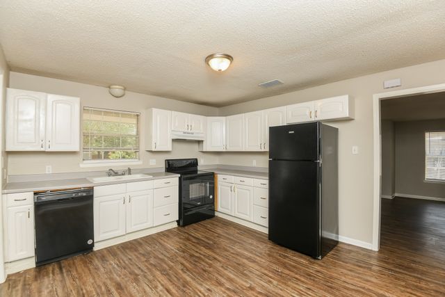 841 Hackamore Street, White Settlement, TX 76108