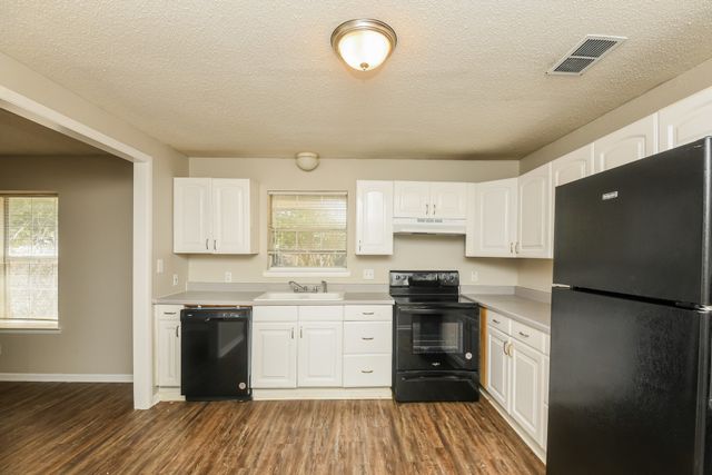 841 Hackamore Street, White Settlement, TX 76108