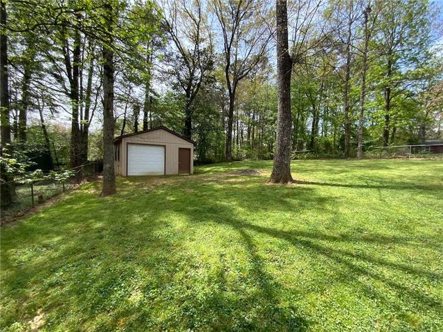 33 E Boxwood Drive SE, Cartersville, GA 30121