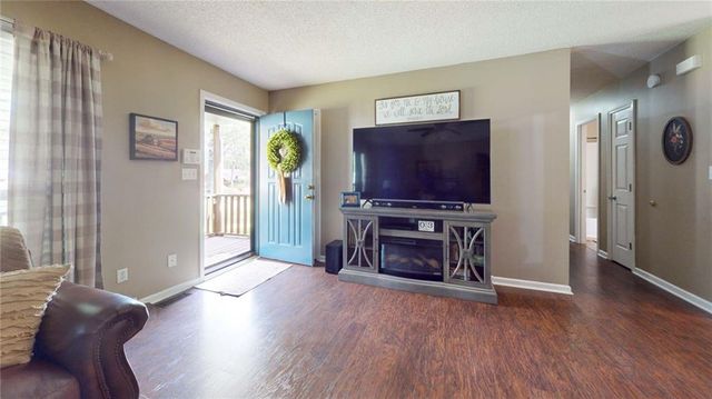 33 E Boxwood Drive SE, Cartersville, GA 30121