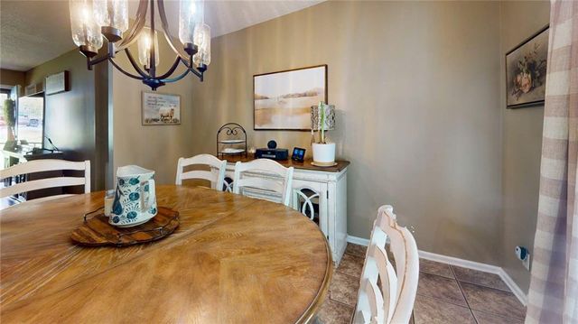 33 E Boxwood Drive SE, Cartersville, GA 30121