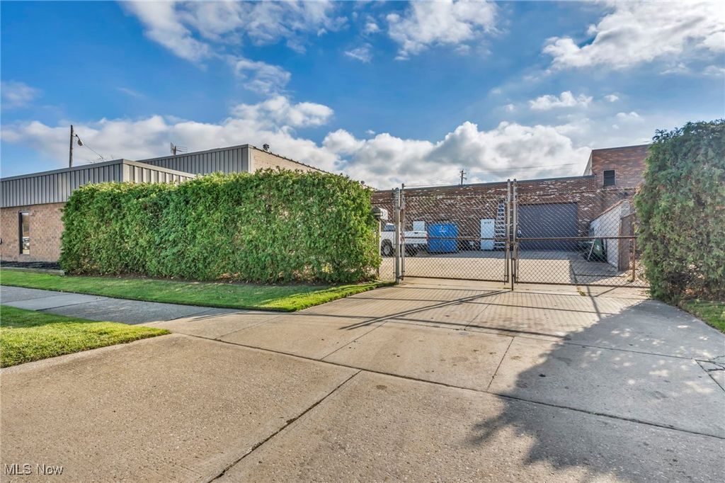 4182 Greenvale Drive, South Euclid, OH 44121