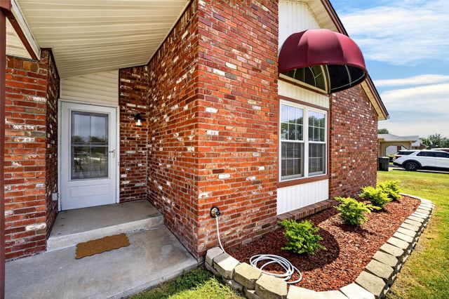 8221 N 122nd East Avenue, Owasso, OK 74055