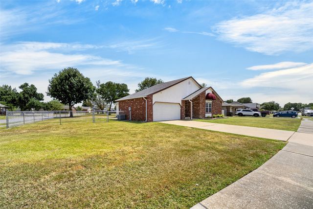 8221 N 122nd East Avenue, Owasso, OK 74055