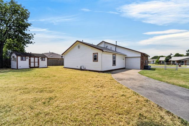 8221 N 122nd East Avenue, Owasso, OK 74055