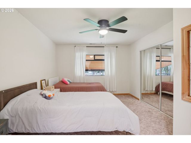 12313 Se OATFIELD Rd, Milwaukie, OR 97222