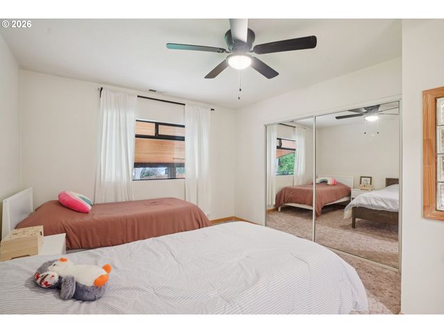 12313 Se OATFIELD Rd, Milwaukie, OR 97222