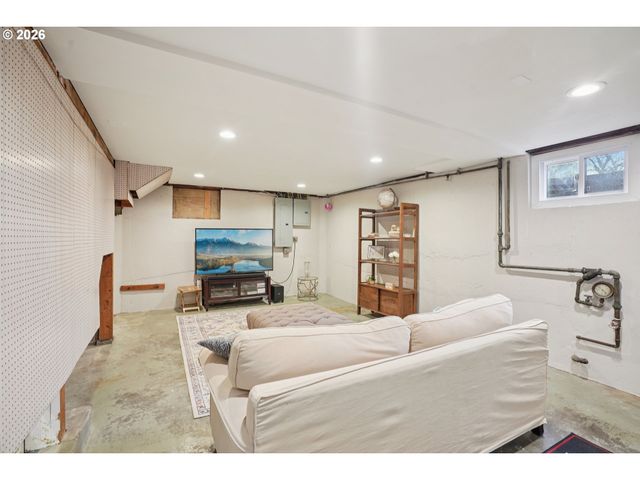 12313 Se OATFIELD Rd, Milwaukie, OR 97222