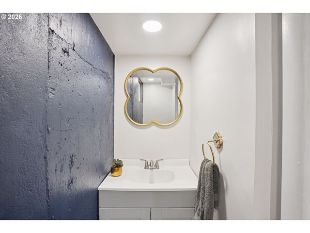 12313 Se OATFIELD Rd, Milwaukie, OR 97222